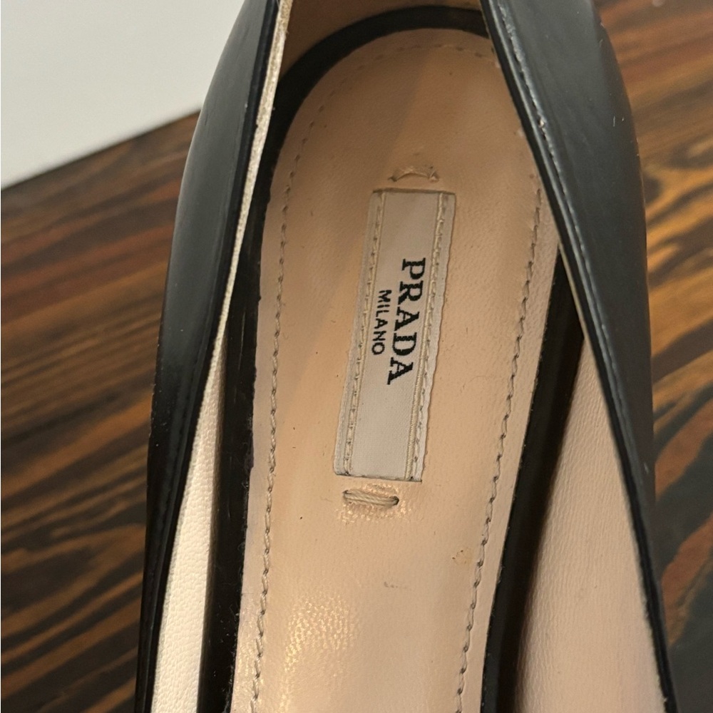 Prada Pump 40 Authentic - image 4